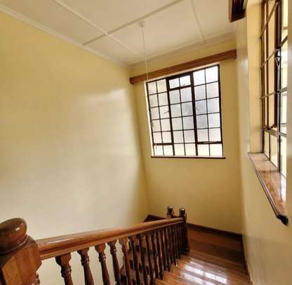 5 Bed Townhouse with En Suite in Lavington image 11