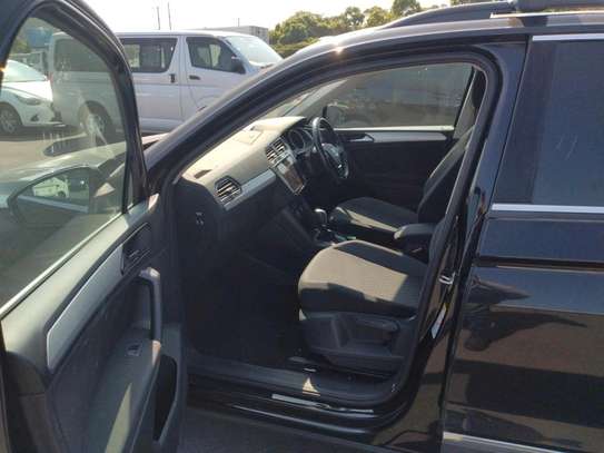 Volkswagen Tiguan 2018 TSI black image 6