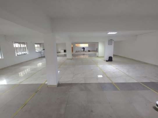 5,000 ft² Office with Parking in Kilimani image 5