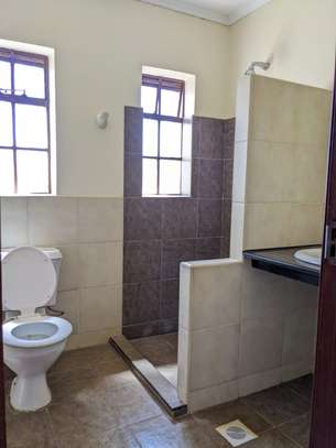4 bedroom house for sale in Redhill image 11