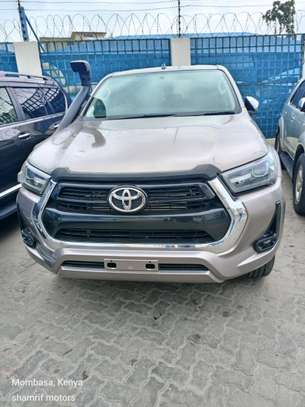 Toyota Hilux double cab diesel 2016 image 1