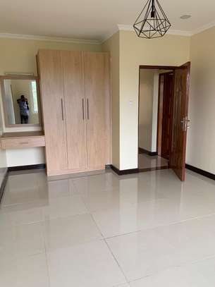 3 bedroom apartment all ensuite kilimani with Dsq image 13