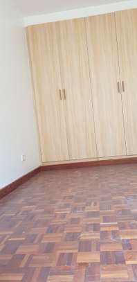 5 Bed Townhouse with Aircon at Kaputei Garden image 5