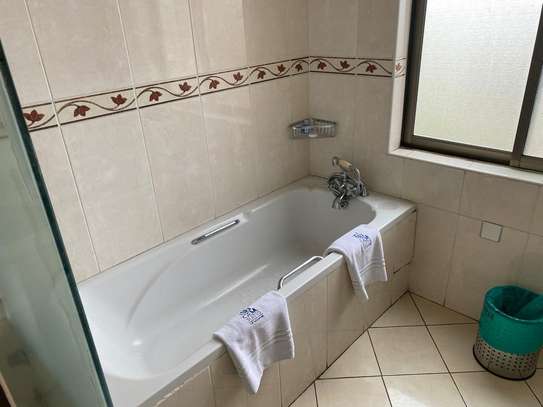 Serviced 1 Bed Apartment with En Suite in Kilimani image 20