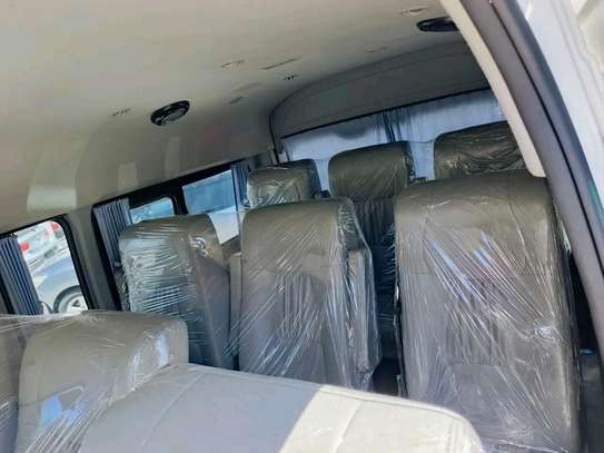 Toyota Hiace 9l manual diesel 2019 New shape image 6