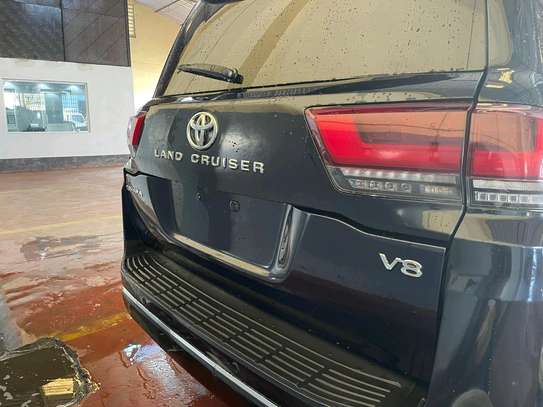 Landcruiser V8 SAHARA image 5