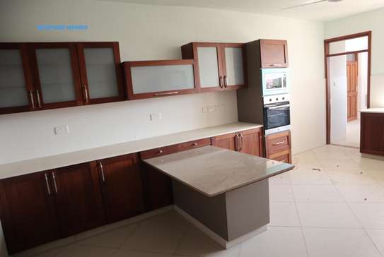 4 Bed Apartment in Nyali Area image 7