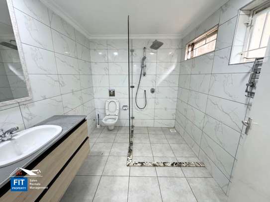 4 Bed Villa with En Suite in Muthaiga image 8