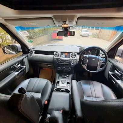 2015 Land Rover Discovery 4 image 5