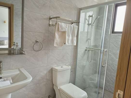 Spacious All Ensuite 4 Bedrooms  With Dsq In Lavington image 12