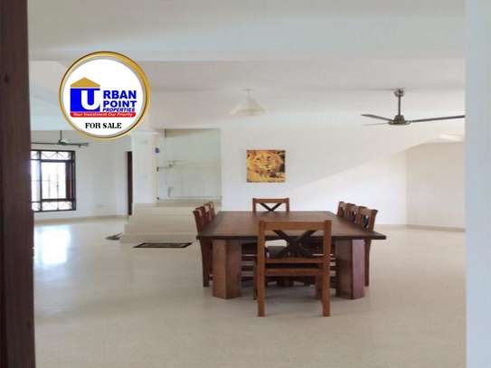 4 Bed House with Swimming Pool in Watamu image 9