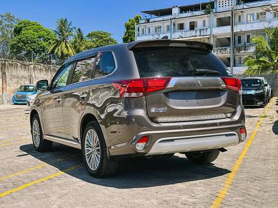 Mitsubishi outlander PHEV Gold 2018 image 11