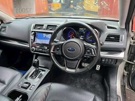 SUBARU OUTBACK image 5