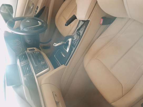 BMW 320i 2014 image 5