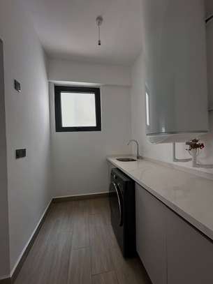 3 Bed Apartment with En Suite at Riverside Drive image 20