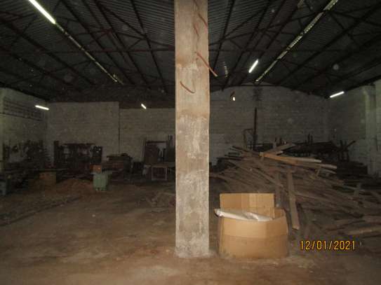 Warehouse with Parking in South C image 10