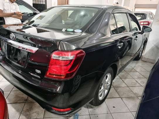 Toyota Axio G grade metallic black image 3