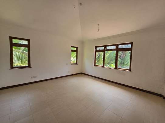 4 Bed Townhouse with En Suite in Nyali Area image 30