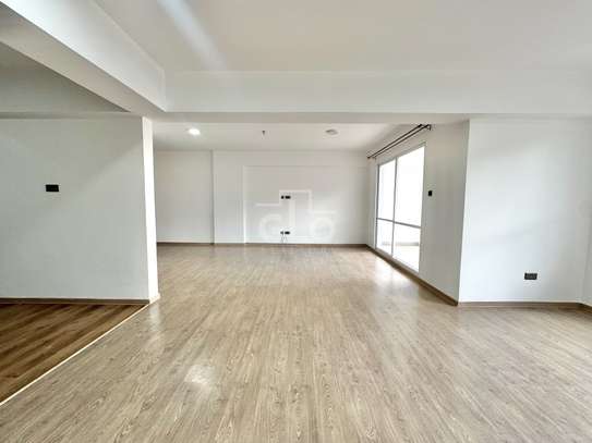 4 Bed Apartment with En Suite in Parklands image 17