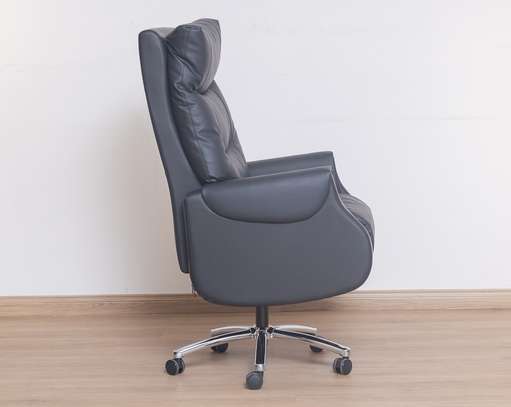 Office Chair : Office Executive Seat with Footrest image 1