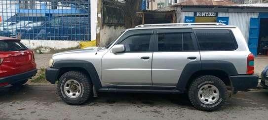 Nissan Patrol 2004 image 1