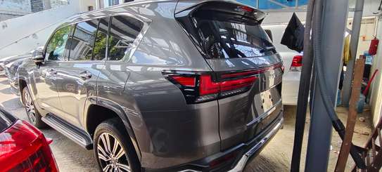 Lexus LX600 2023 grey 4wd image 12