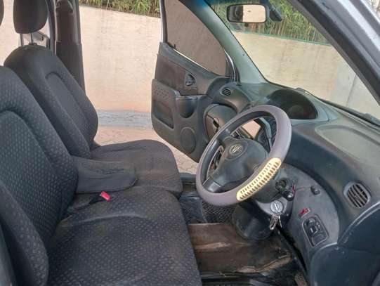 TOYOTA Fun cargo image 2