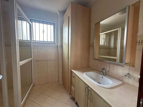 5 Bed Townhouse with En Suite in Westlands Area image 17
