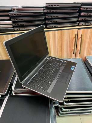 Dell laptop image 1