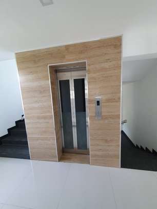 5 Bed Villa with En Suite at Milimani image 1