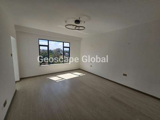 4 Bed Apartment with En Suite in Kilimani image 4