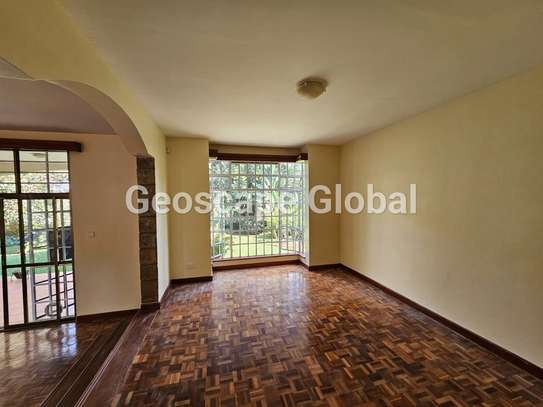 4 Bed House with En Suite in Rosslyn image 2