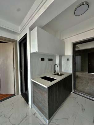 1 Bed Apartment with En Suite in Kilimani image 3