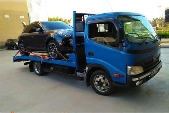 Toyota dyna 4000cc Towing truck for sale image 3