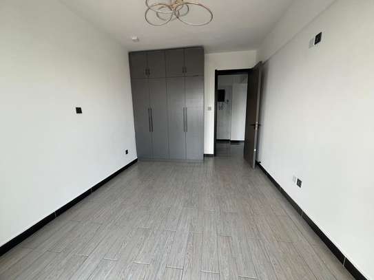 2 Bed Apartment with En Suite in Valley Arcade image 2