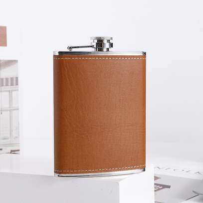 Stainless Steel Hip Whisky Flask With Funnel & 2 Tot Cups image 6