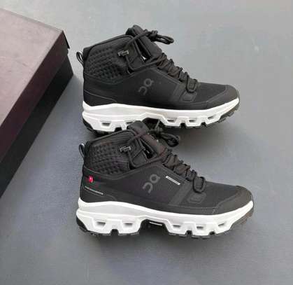 On-Running Cloudventure 42 EU Beige Trail Shoes image 6