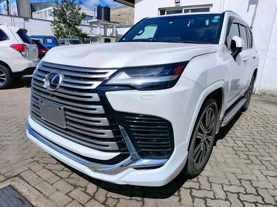 Lexus Lx600 White 2023 sport image 2