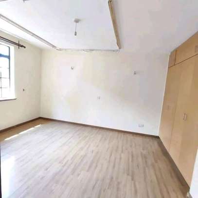 Three bedroom apartment to let image 9