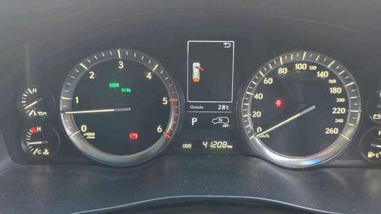 Lexus 450 diesel image 6