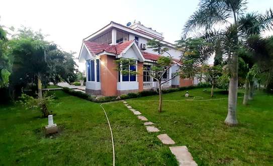 6 Bed House with En Suite in Bamburi image 8