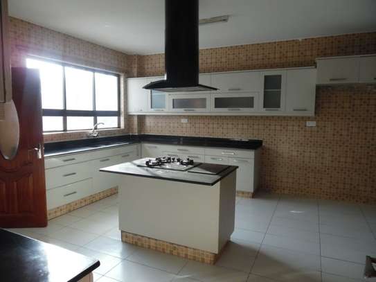3 Bed Apartment with Swimming Pool in Kilimani image 2