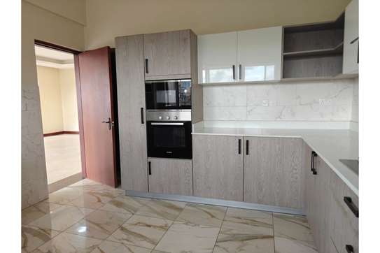 3 Bed Apartment with En Suite in Parklands image 1