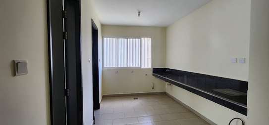 4 Bed Apartment with En Suite in Spring Valley image 17