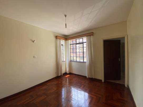 3 Bed Apartment with En Suite at Hendred Road image 13