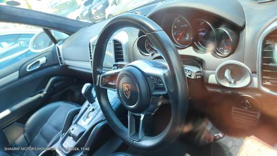 Porsche Cayenne GTS 2018 Sunroof image 5