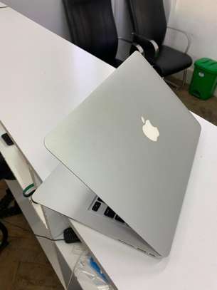 Apple MacBook Air 2011 core i5 image 1
