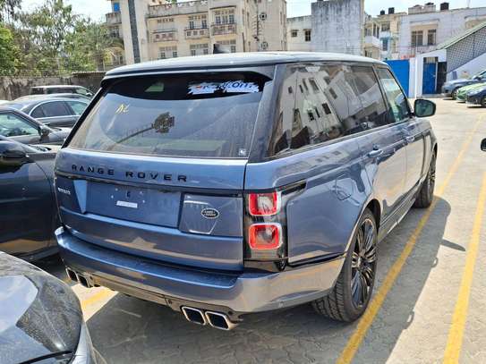 Land Rover Vogue Blue 4x4 2018 image 13