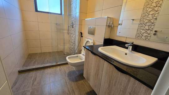 1 Bed Apartment with En Suite in Lavington image 20