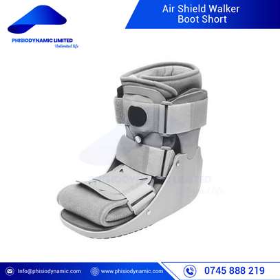 Air Shied Walker Boot(short) image 1